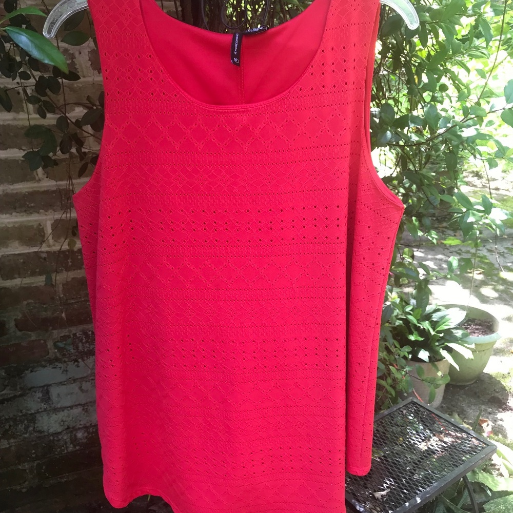 New Directions- RED TEXTURED TANK TUNIC TOP- Size- Large- EUC